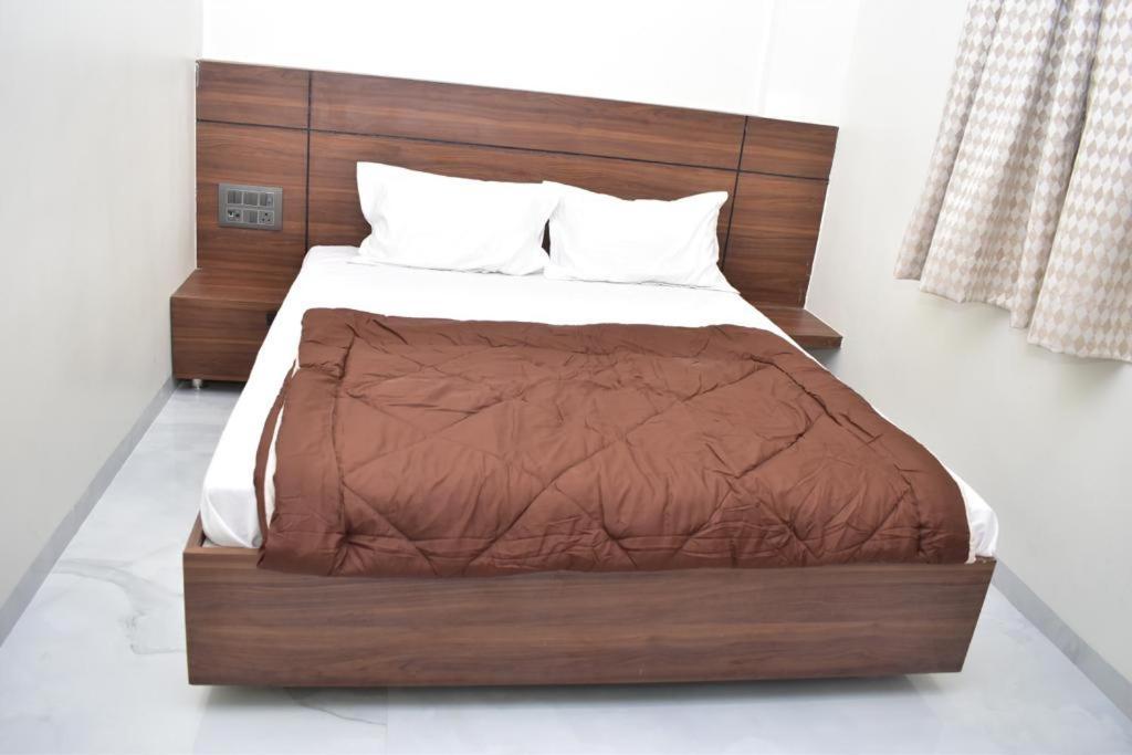 Hotel Sai Sandesh Shirdi Zewnętrze zdjęcie